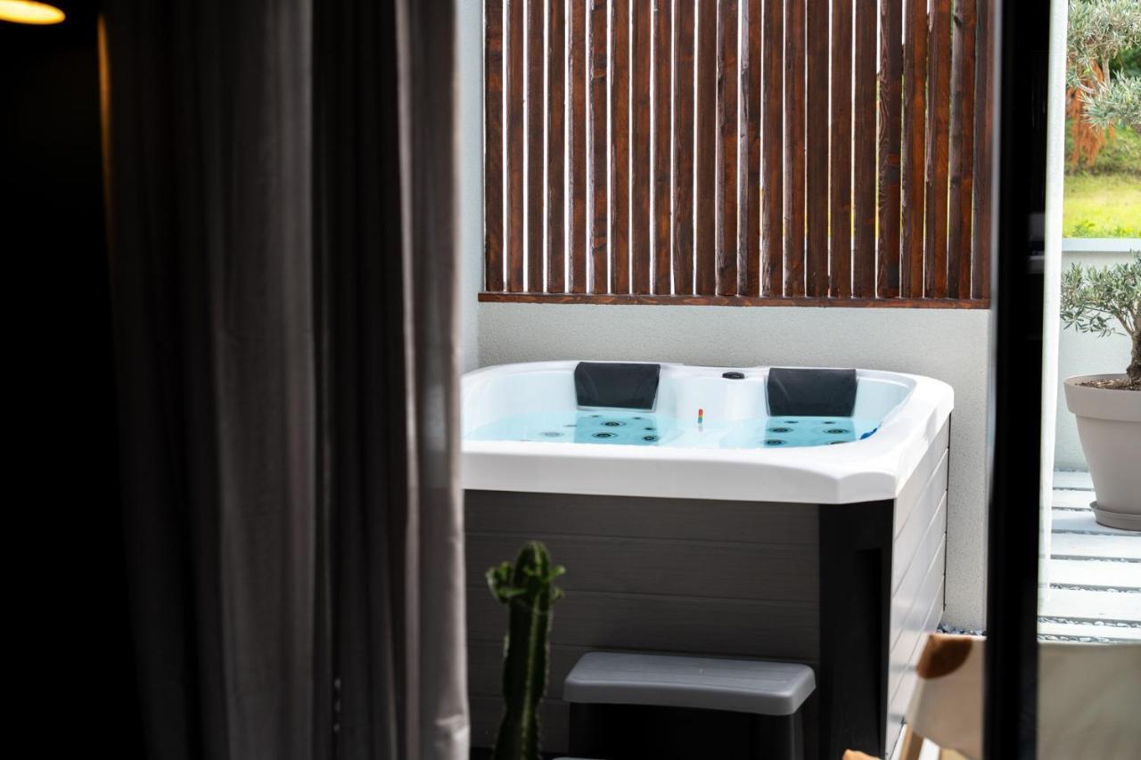 Yanna Lodge, Gite Classe 4 Etoiles Avec Spa Couvert Entierement Arrest Exterior photo